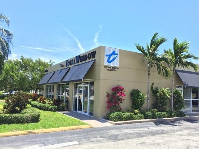Hunter Douglas Dealer Image